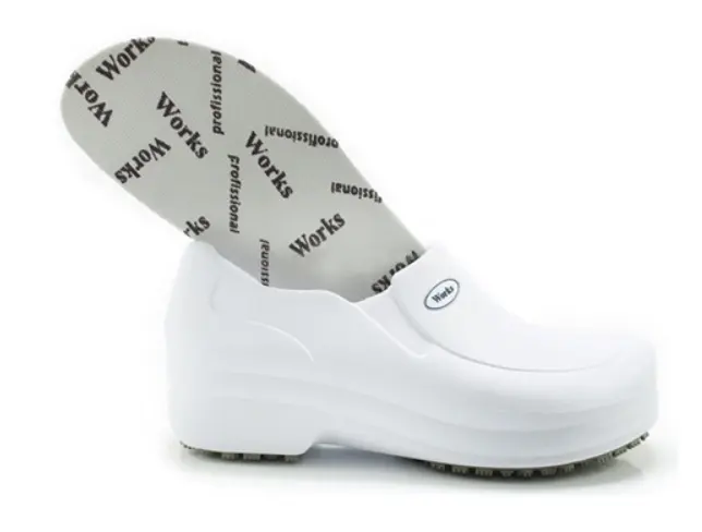 Calçado Profissional Soft Works BB65 Branco – EVA Antiderrapante | NR-32 | Impermeável